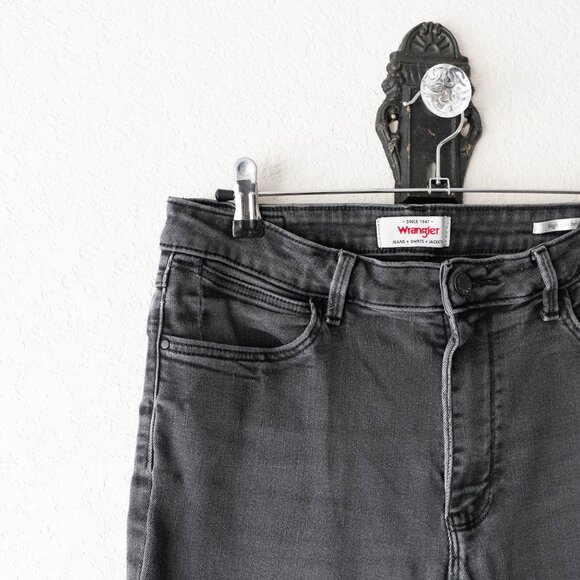Wrangler High Rise Bold Boot Jeans Sz 12 Vintage Black Wash Distressed Denim - Picture 4 of 6